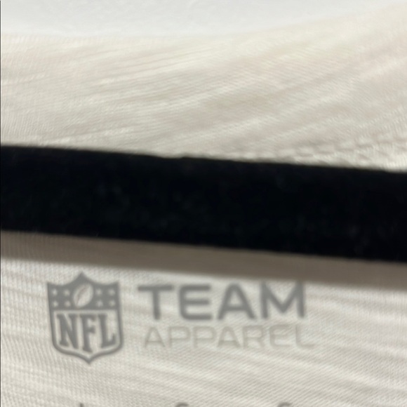 Raiders Graphic Official NFL T-Shirt in Cream - Picture 4 of 7